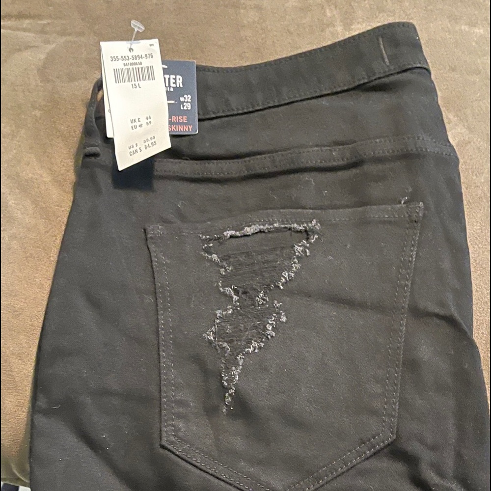 HOLLISTER SIZE 15L RIPPED STYLE
